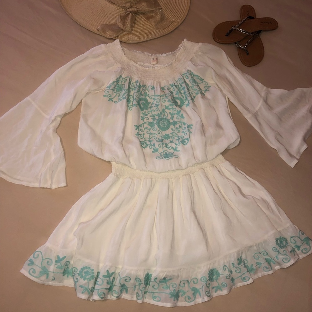 Surf Gypsy Off the Shoulder Coverup Dress Size Med